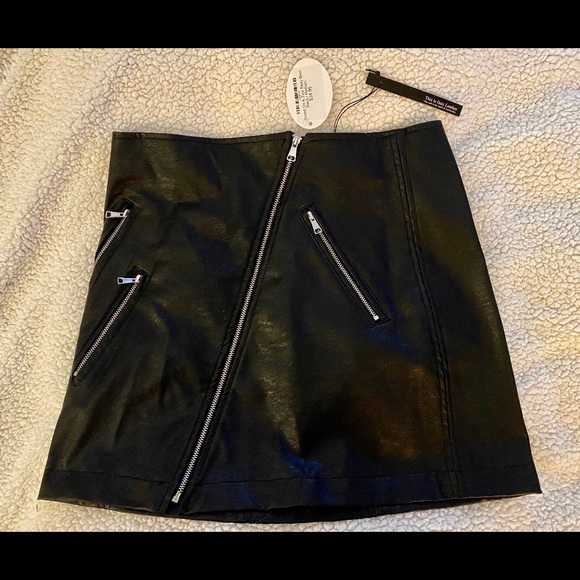 FAUX black leather Skirt with Zippers - Picture 3 of 5